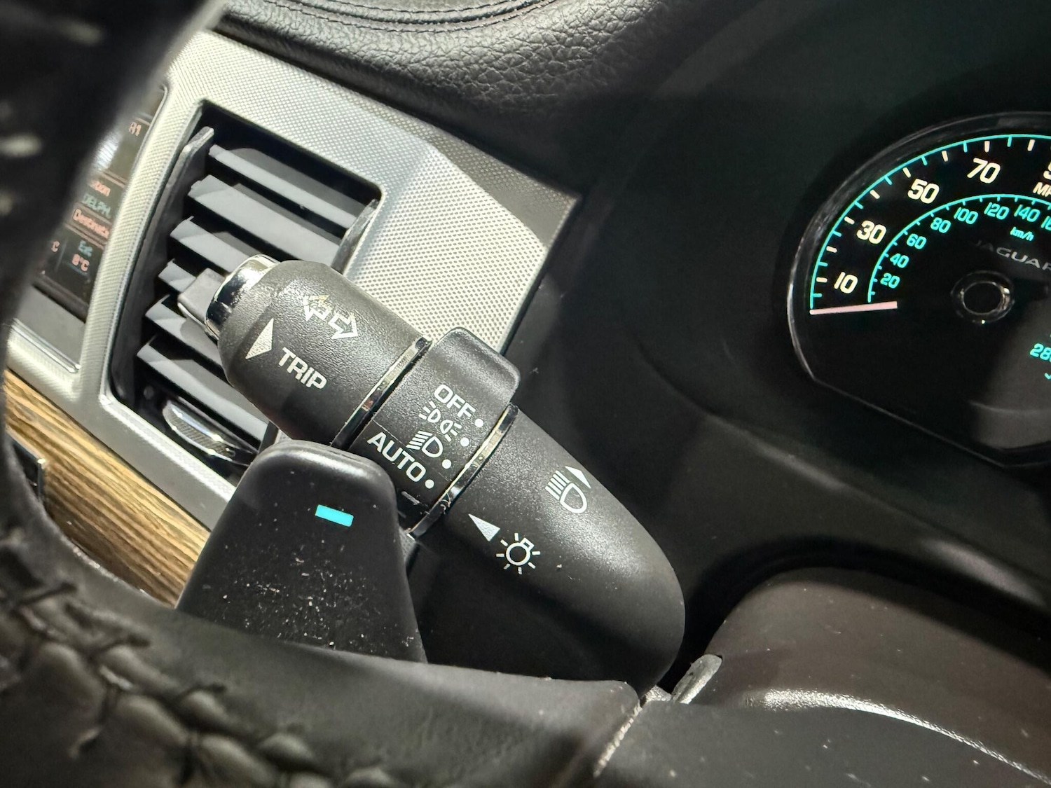 Used Jaguar XF 2015 for sale - 76964586: Photo 21