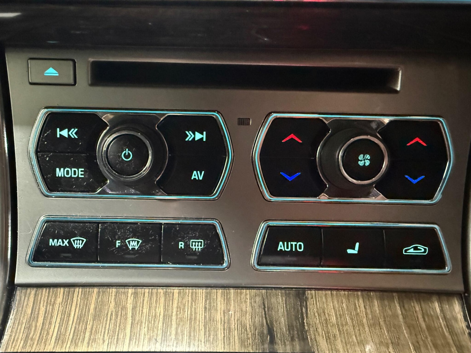 Used Jaguar XF 2015 for sale - 76964586: Photo 31