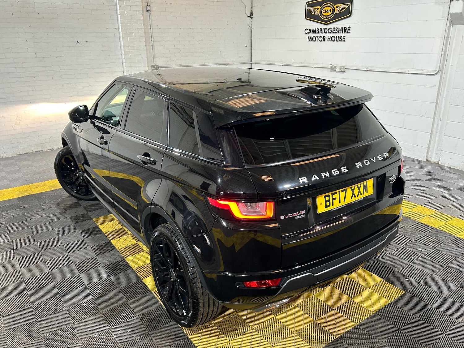 Used Land Rover Range Rover Evoque 2017 for sale - 76592307: Photo 2