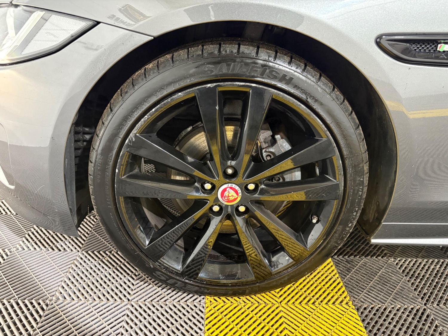 Used Jaguar XE 2017 for sale - 76657105: Photo 16