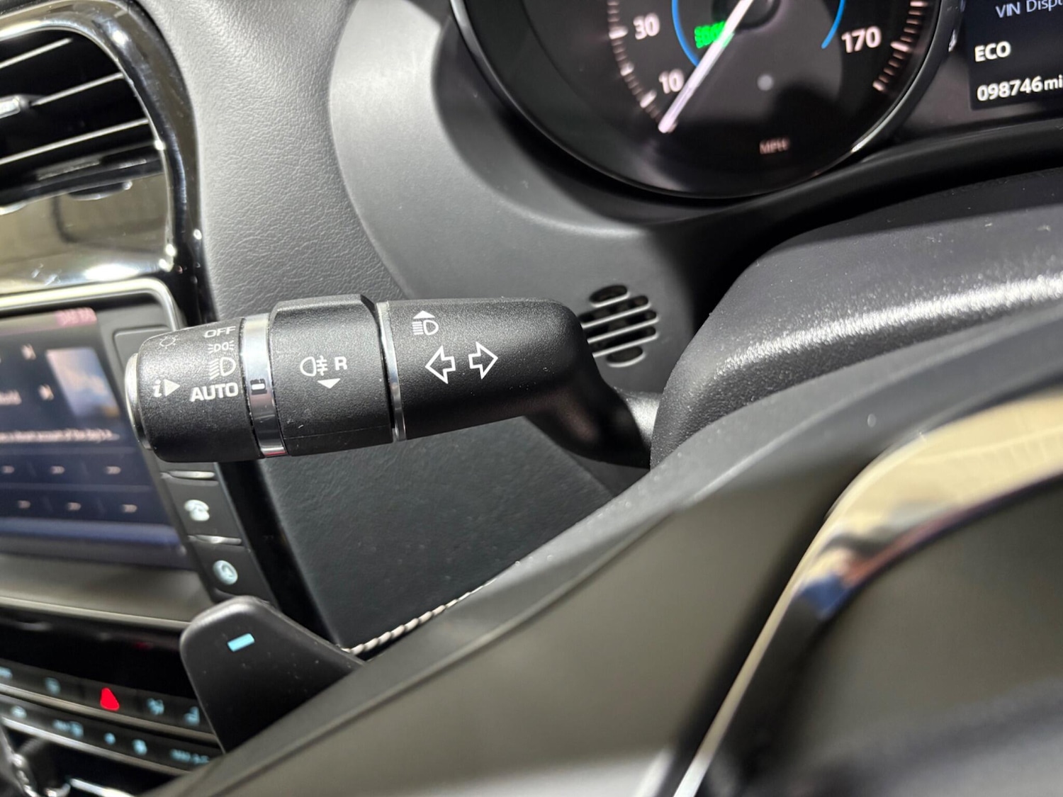 Used Jaguar XE 2017 for sale - 76657105: Photo 24