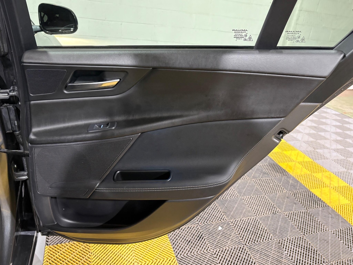 Used Jaguar XE 2017 for sale - 76657105: Photo 45