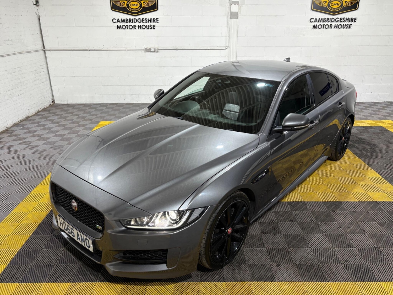 Used Jaguar XE 2017 for sale - 76657105: Photo 64