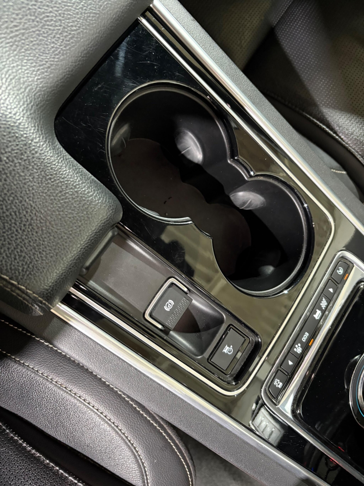 Used Jaguar XE 2017 for sale - 76657105: Photo 74