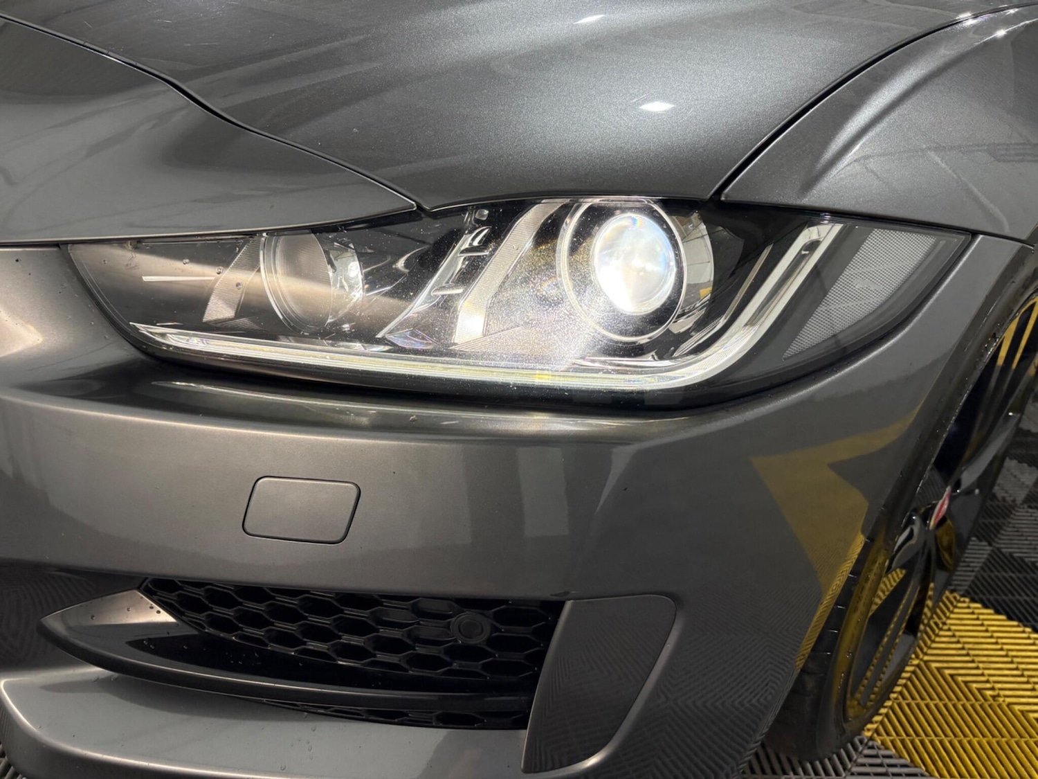 Used Jaguar XE 2017 for sale - 76657105: Photo 75