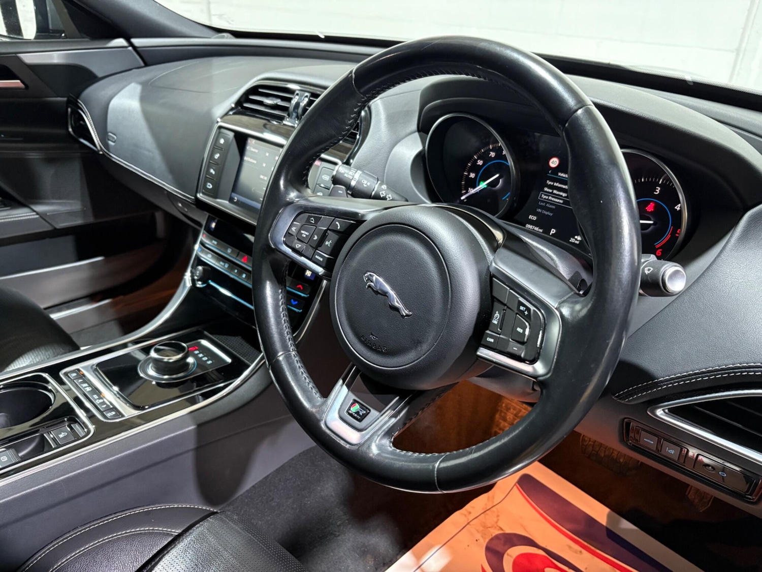 Used Jaguar XE 2017 for sale - 76657105: Photo 8