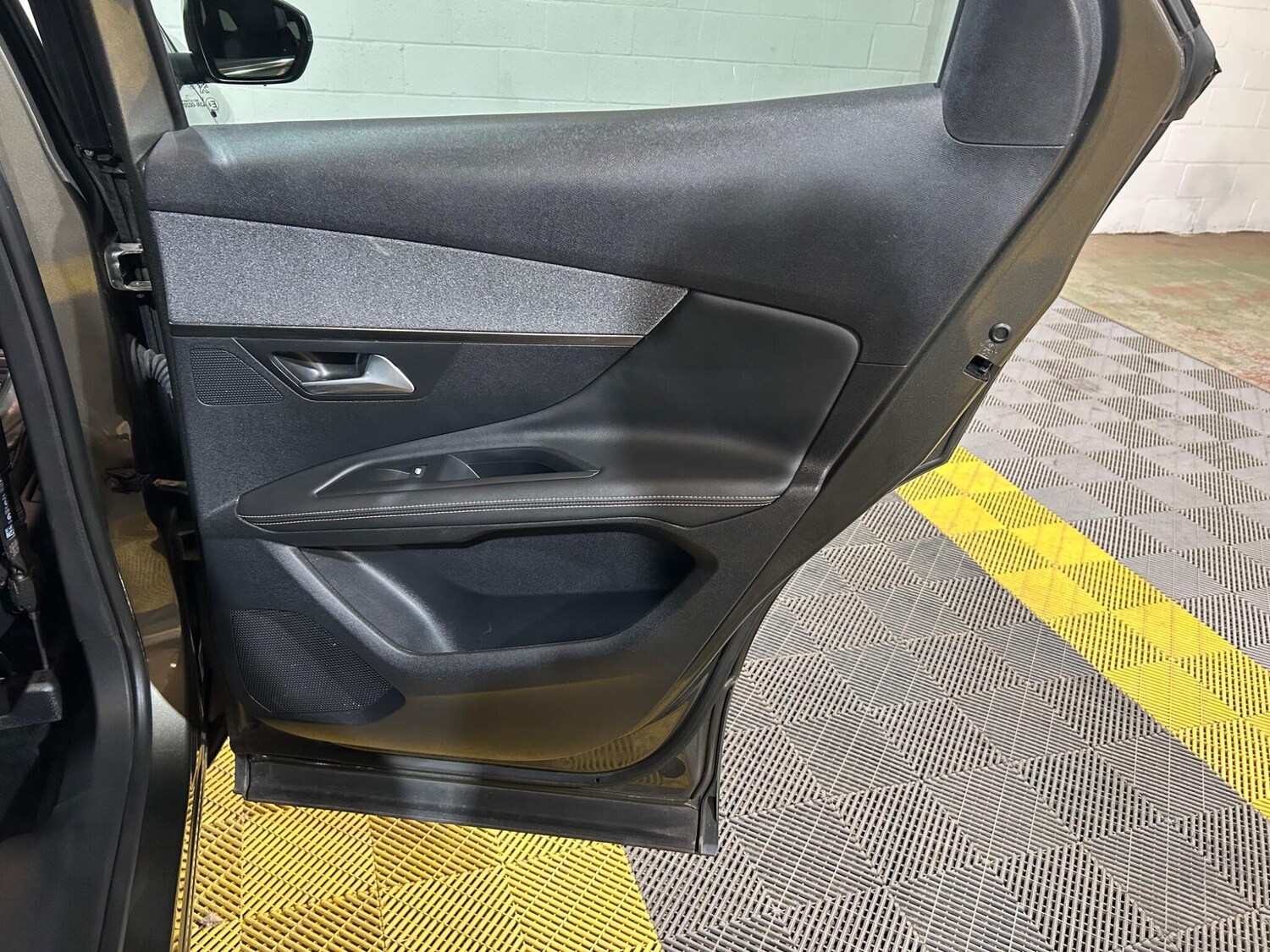 Used Peugeot 3008 2019 for sale - 76122313: Photo 46