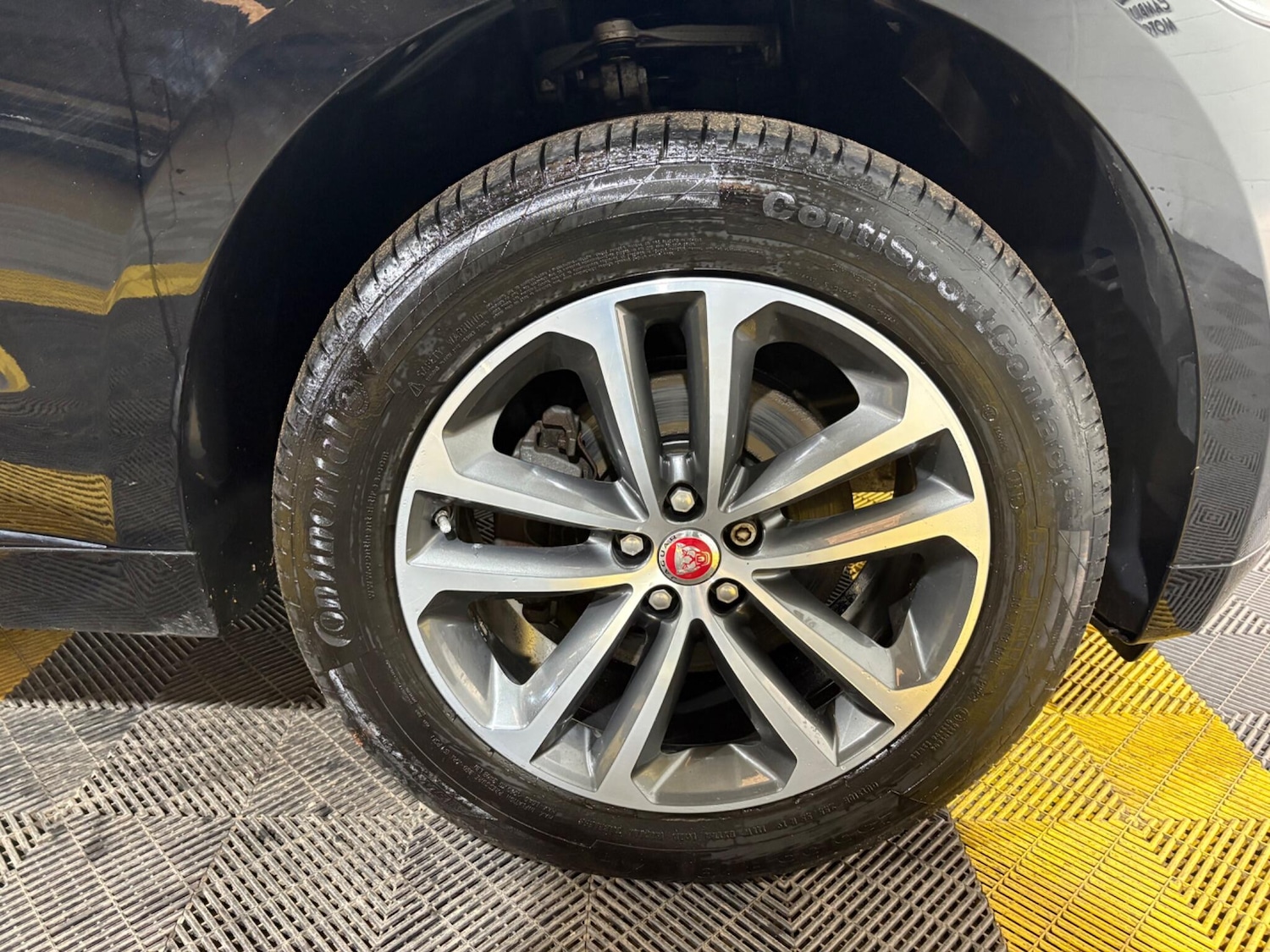 Used Jaguar F-Pace 2017 for sale - 76976759: Photo 12