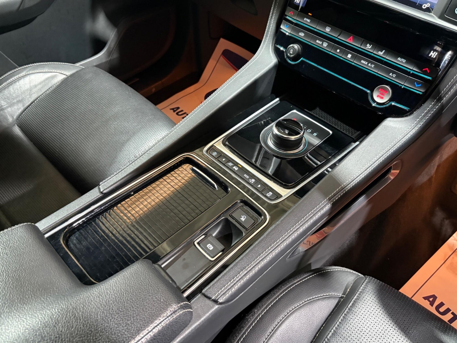 Used Jaguar F-Pace 2017 for sale - 76976759: Photo 25