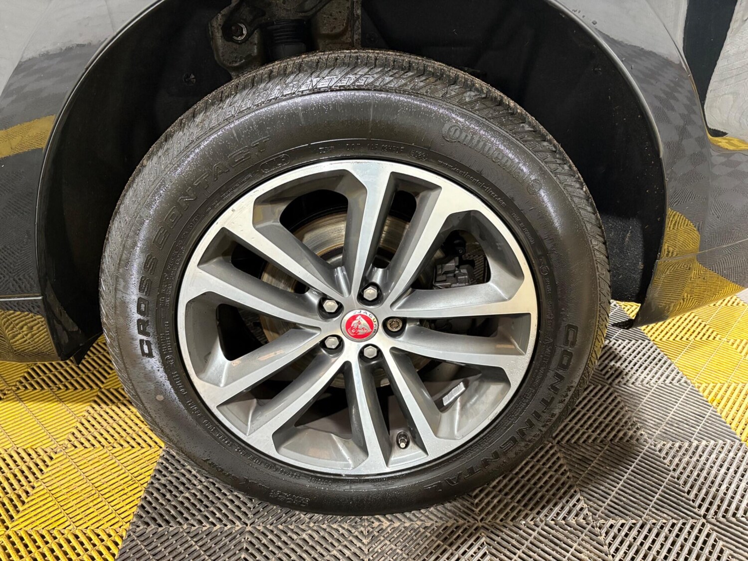 Used Jaguar F-Pace 2017 for sale - 76976759: Photo 28