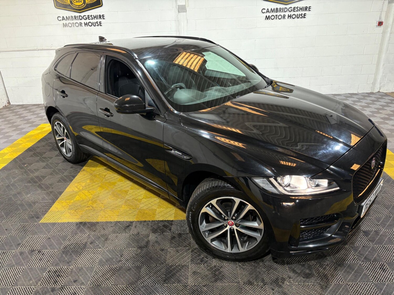 Used Jaguar F-Pace 2017 for sale - 76976759: Photo 35