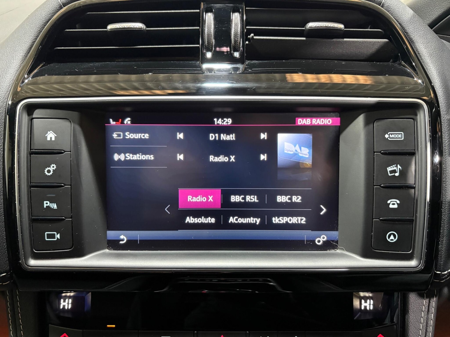 Used Jaguar F-Pace 2017 for sale - 76976759: Photo 43