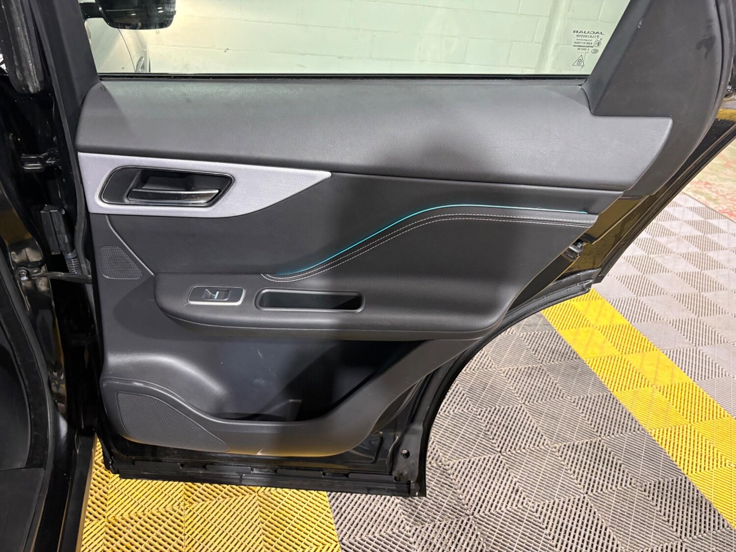 Used Jaguar F-Pace 2017 for sale - 76976759: Photo 47