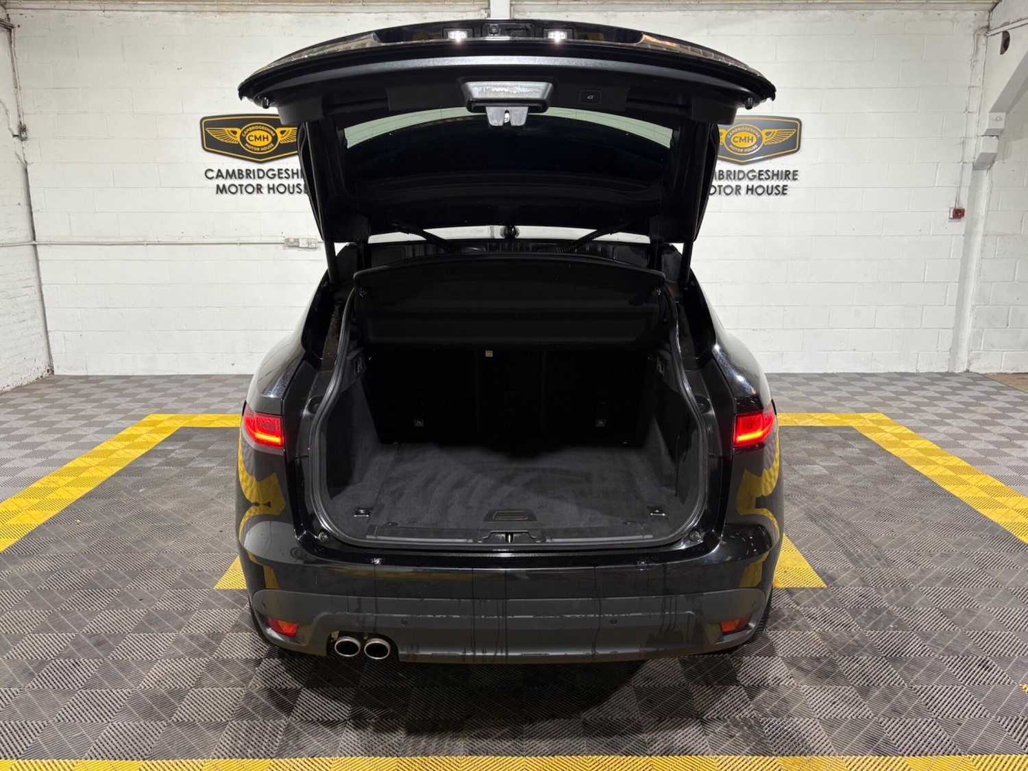 Used Jaguar F-Pace 2017 for sale - 76976759: Photo 51