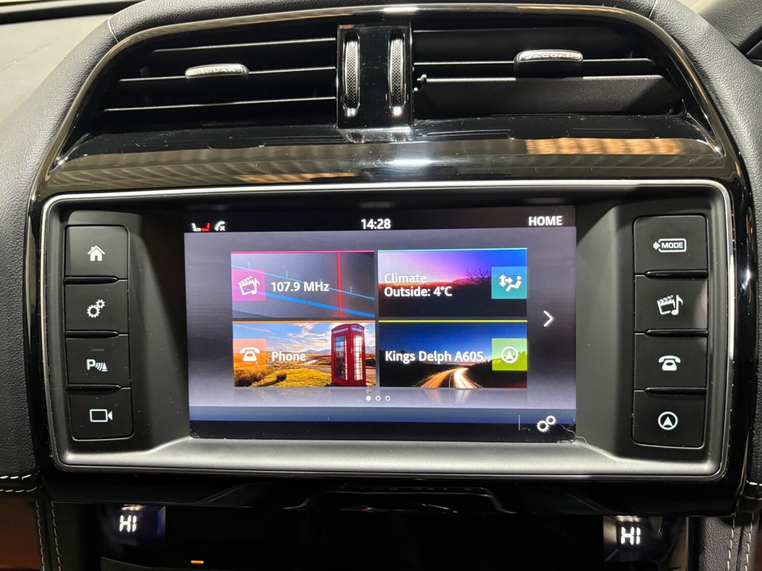 Used Jaguar F-Pace 2017 for sale - 76976759: Photo 57