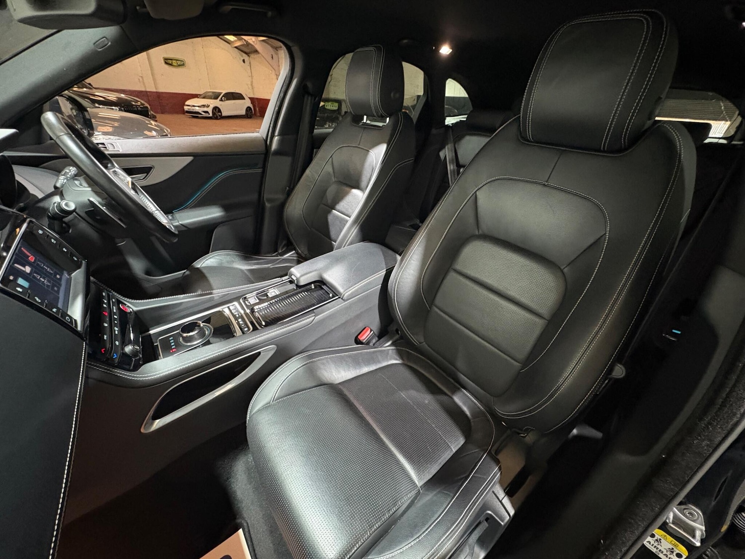 Used Jaguar F-Pace 2017 for sale - 76976759: Photo 9