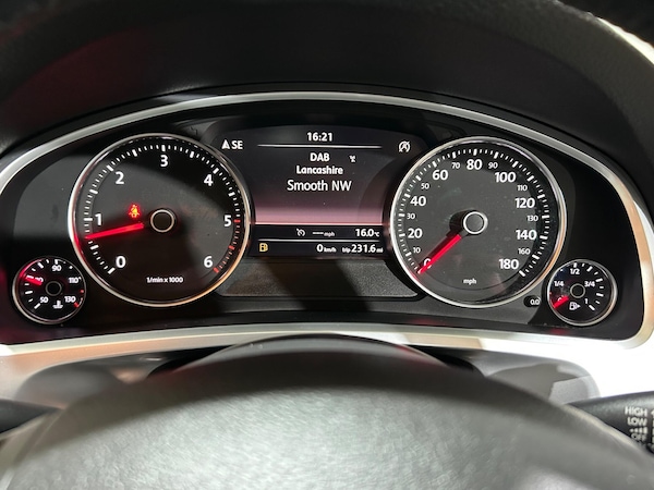 Used Volkswagen Touareg 2014 for sale - 76215279: Photo 25