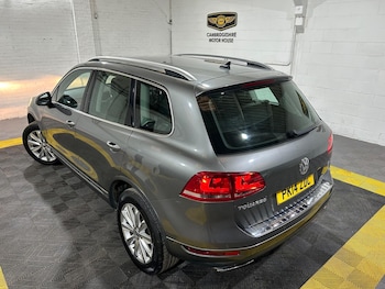 Used Volkswagen Touareg 2014 for sale - 76215279: Photo 2