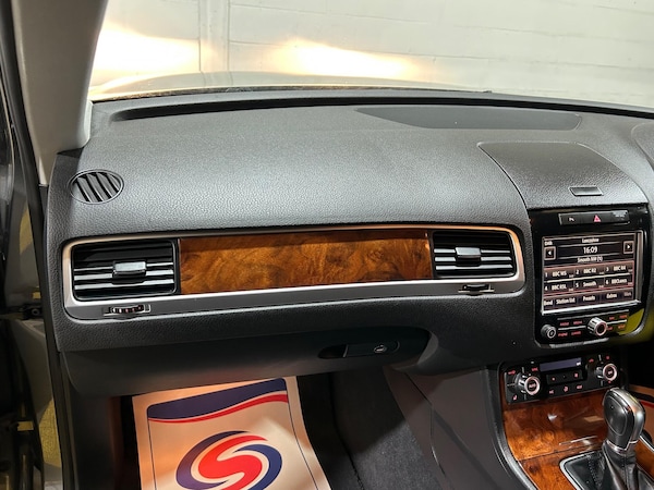 Used Volkswagen Touareg 2014 for sale - 76215279: Photo 63