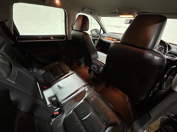 Used Volkswagen Touareg 2014 for sale - 76215279: Photo 76