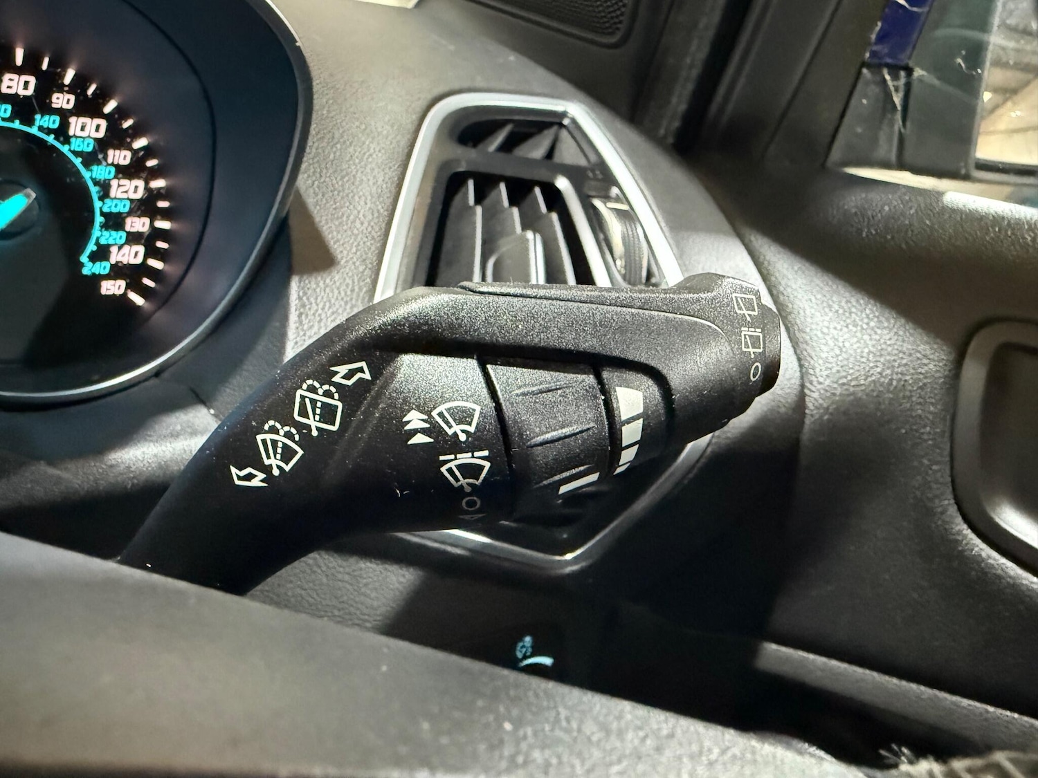 Used Ford Kuga 2014 for sale - 76137832: Photo 29