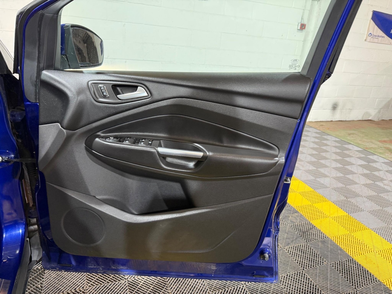 Used Ford Kuga 2014 for sale - 76137832: Photo 35