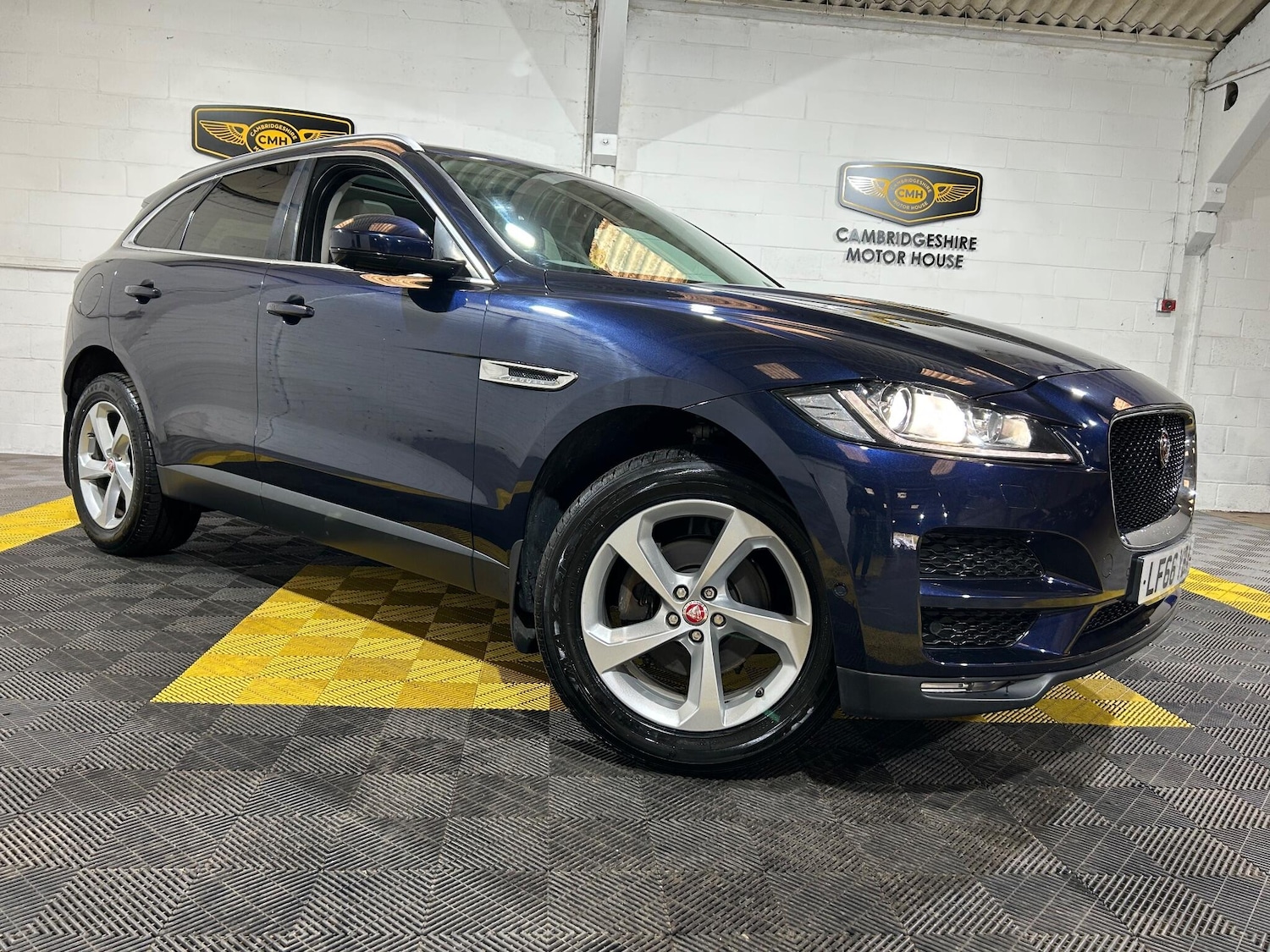 Used Jaguar F-Pace 2016 for sale - 76753050: Photo 1