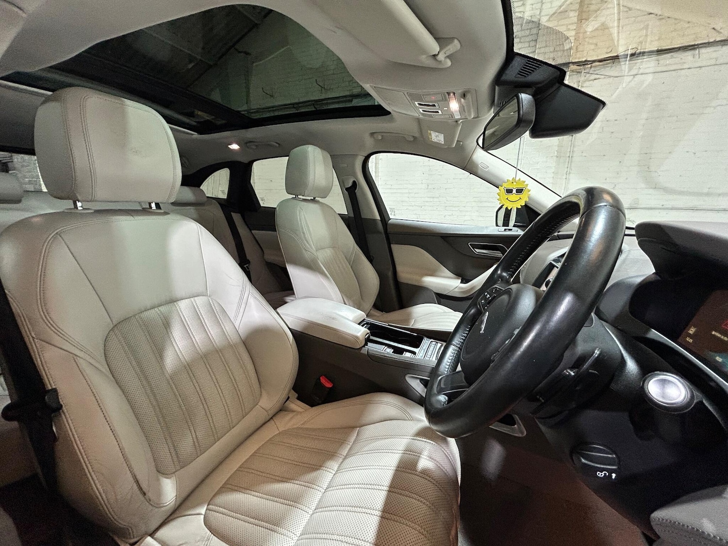 Used Jaguar F-Pace 2016 for sale - 76753050: Photo 9