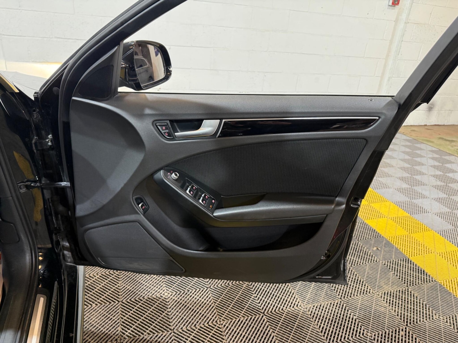 Used Audi A4 Avant 2015 for sale - 77637524: Photo 37