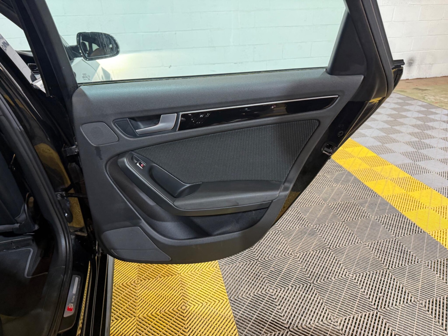 Used Audi A4 Avant 2015 for sale - 77637524: Photo 43