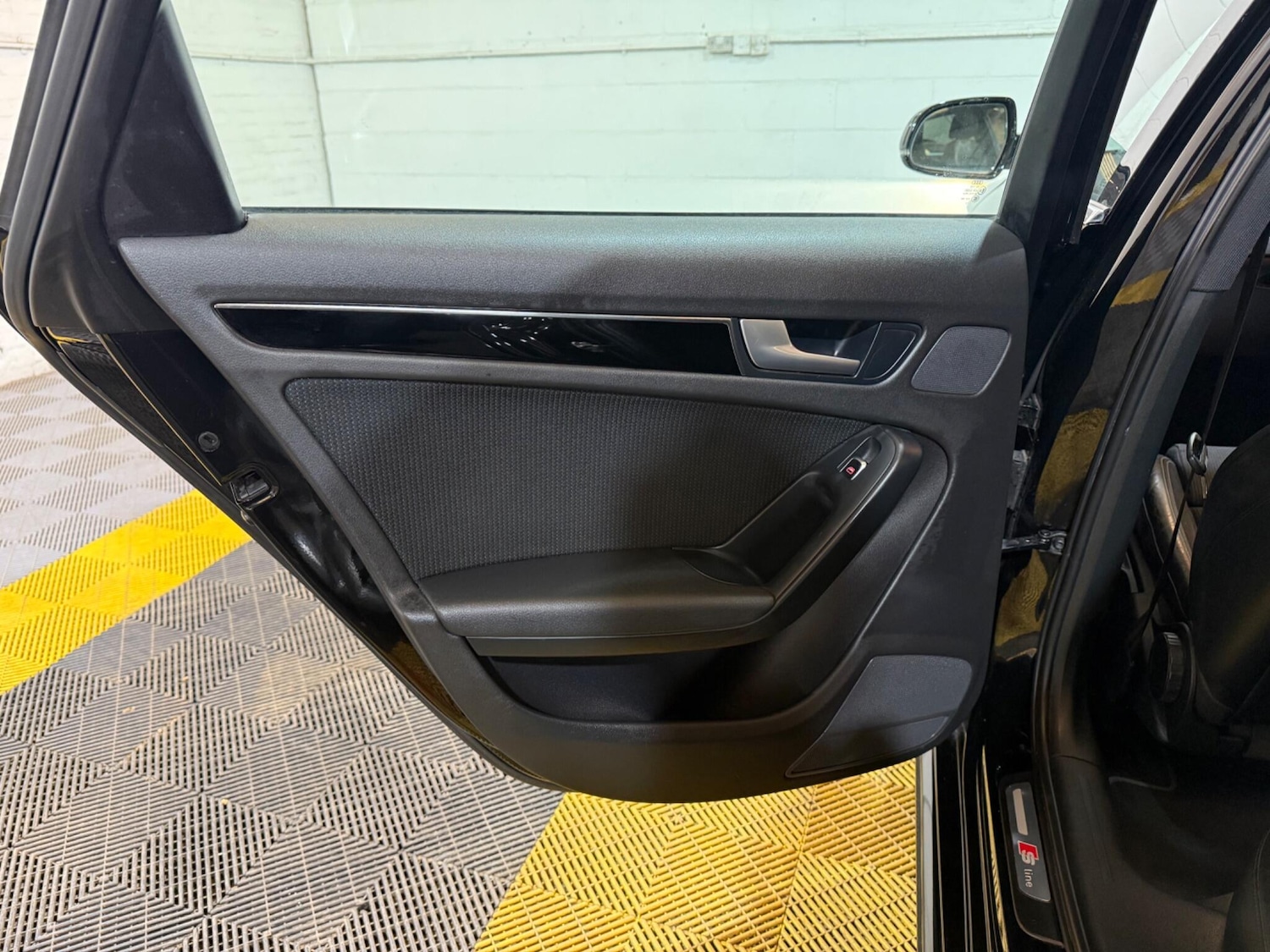 Used Audi A4 Avant 2015 for sale - 77637524: Photo 48