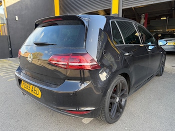 Used Volkswagen Golf 2015 for sale - 76371007: Photo
