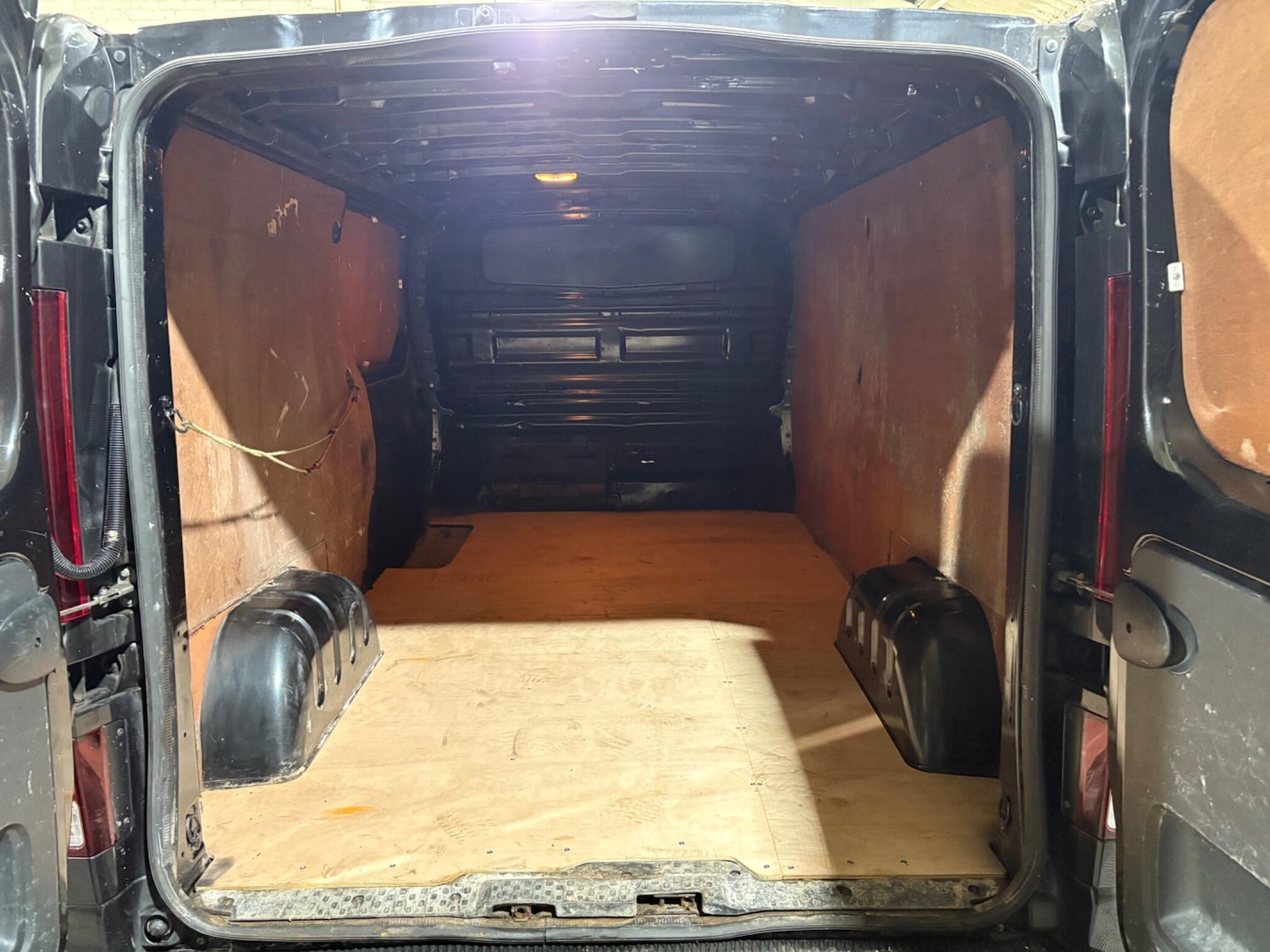 Used Vauxhall Vivaro 2017 for sale - 75707598: Photo 11