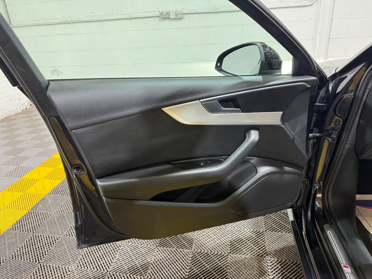 Used Audi A4 Avant 2017 for sale - 76270188: Photo 60