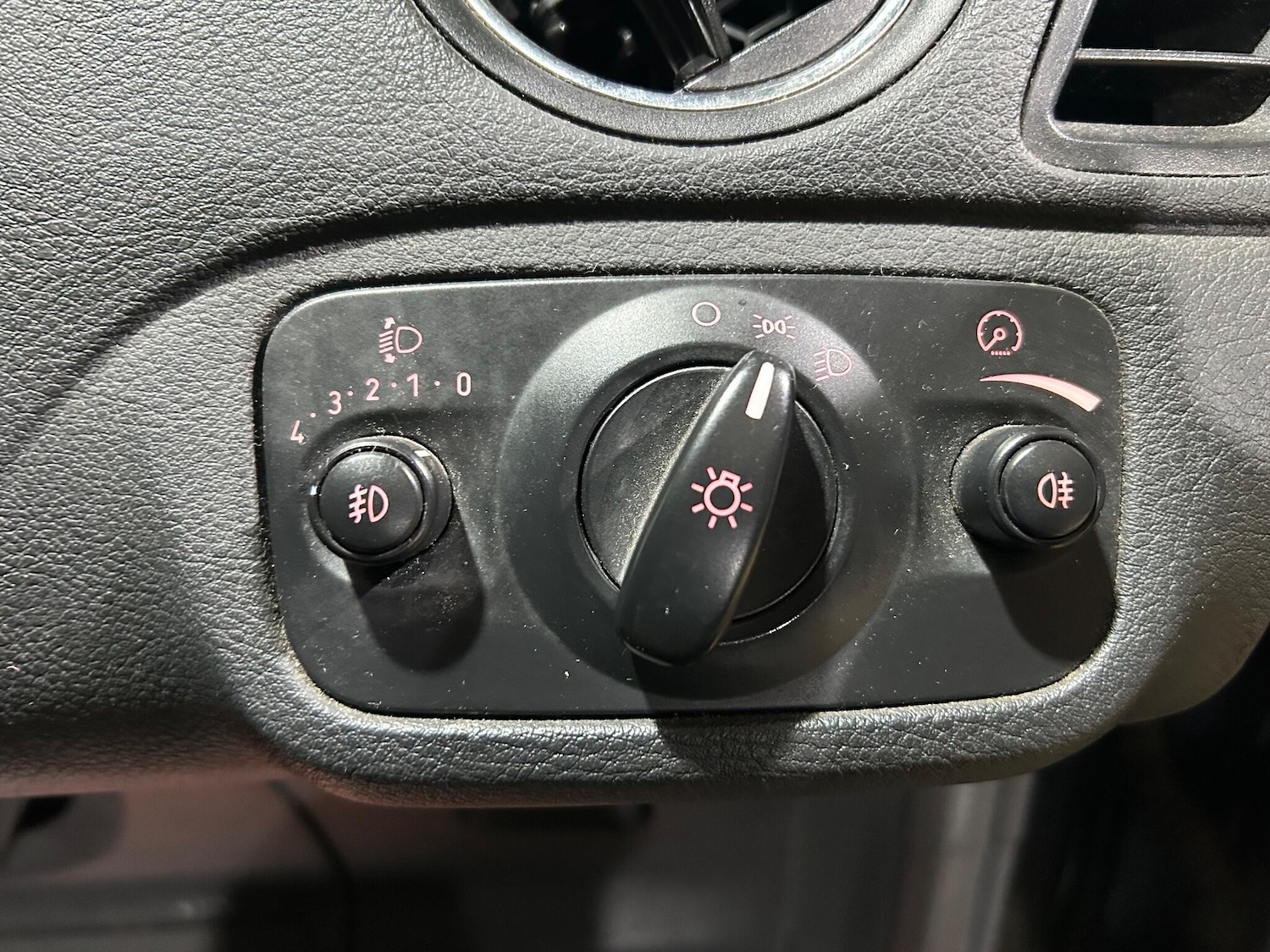 Used Ford Galaxy 2007 for sale - 76667321: Photo 29