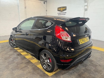 Used Ford Fiesta 2016 for sale - 79092921: Photo