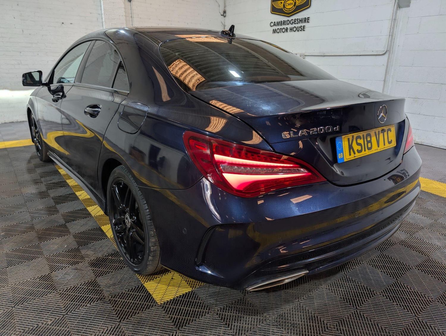 Used Mercedes-Benz C Class 2018 for sale - 77882833: Photo 2