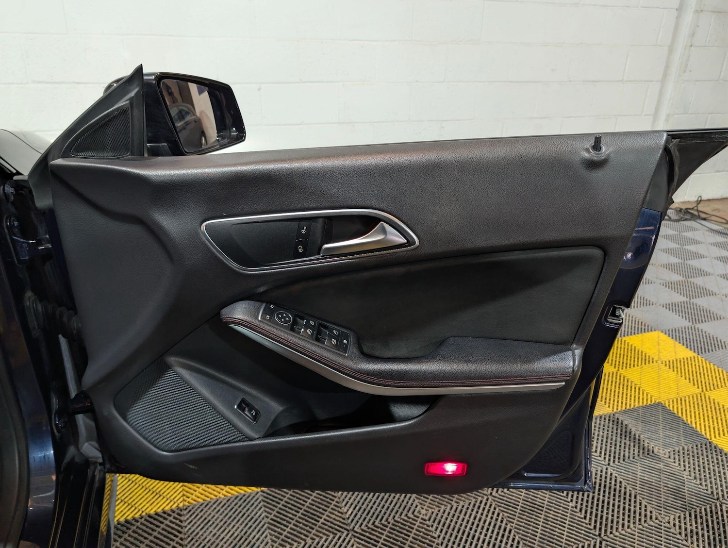 Used Mercedes-Benz C Class 2018 for sale - 77882833: Photo 40