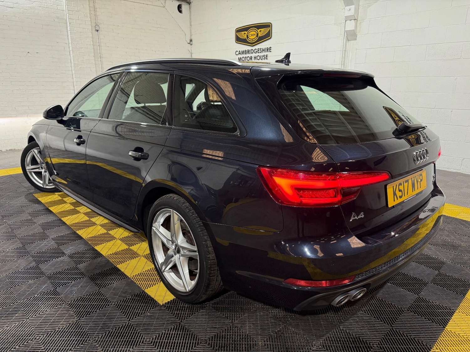 Used Audi A4 2017 for sale - 76989570: Photo 2