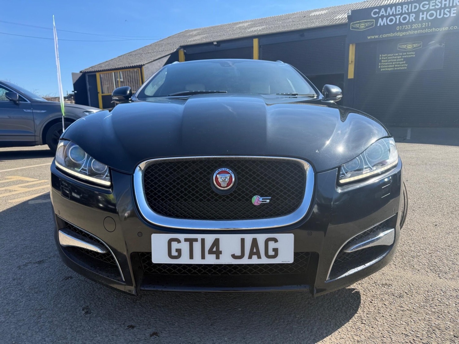 Used Jaguar XF 2014 for sale - 77978328: Photo 2