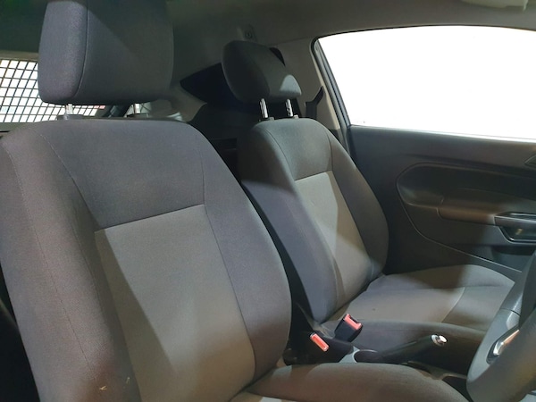 Used Ford Fiesta Van 2016 for sale - 74383979: Photo 3