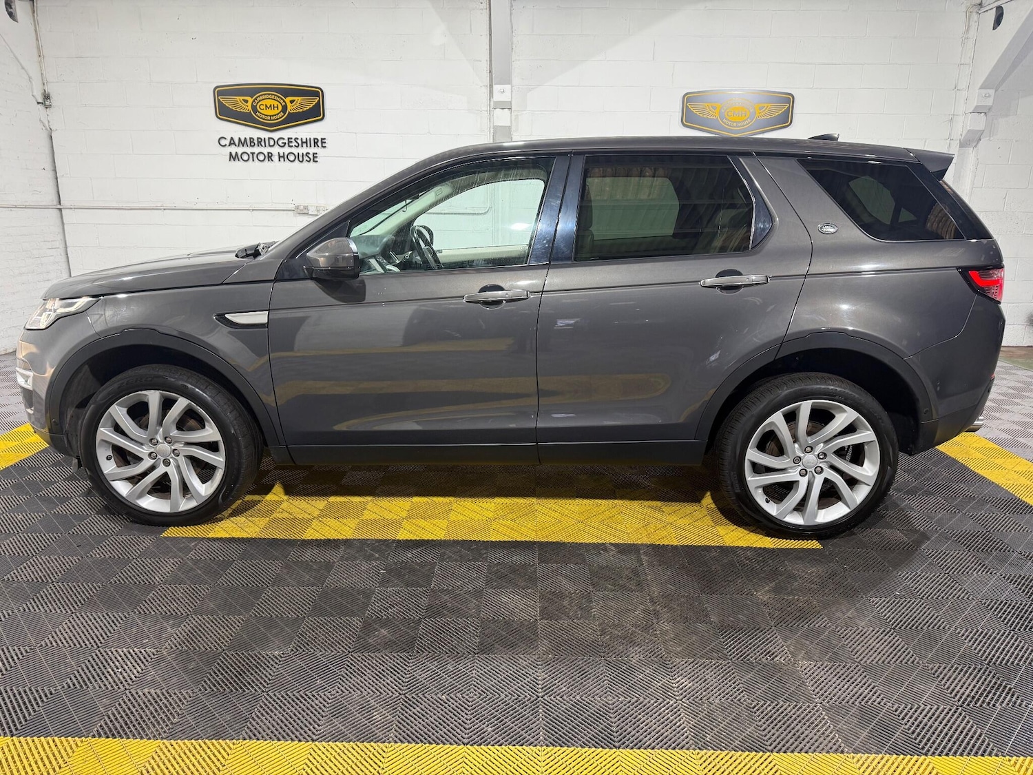 Used Land Rover Discovery Sport 2017 for sale - 76865994: Photo 13