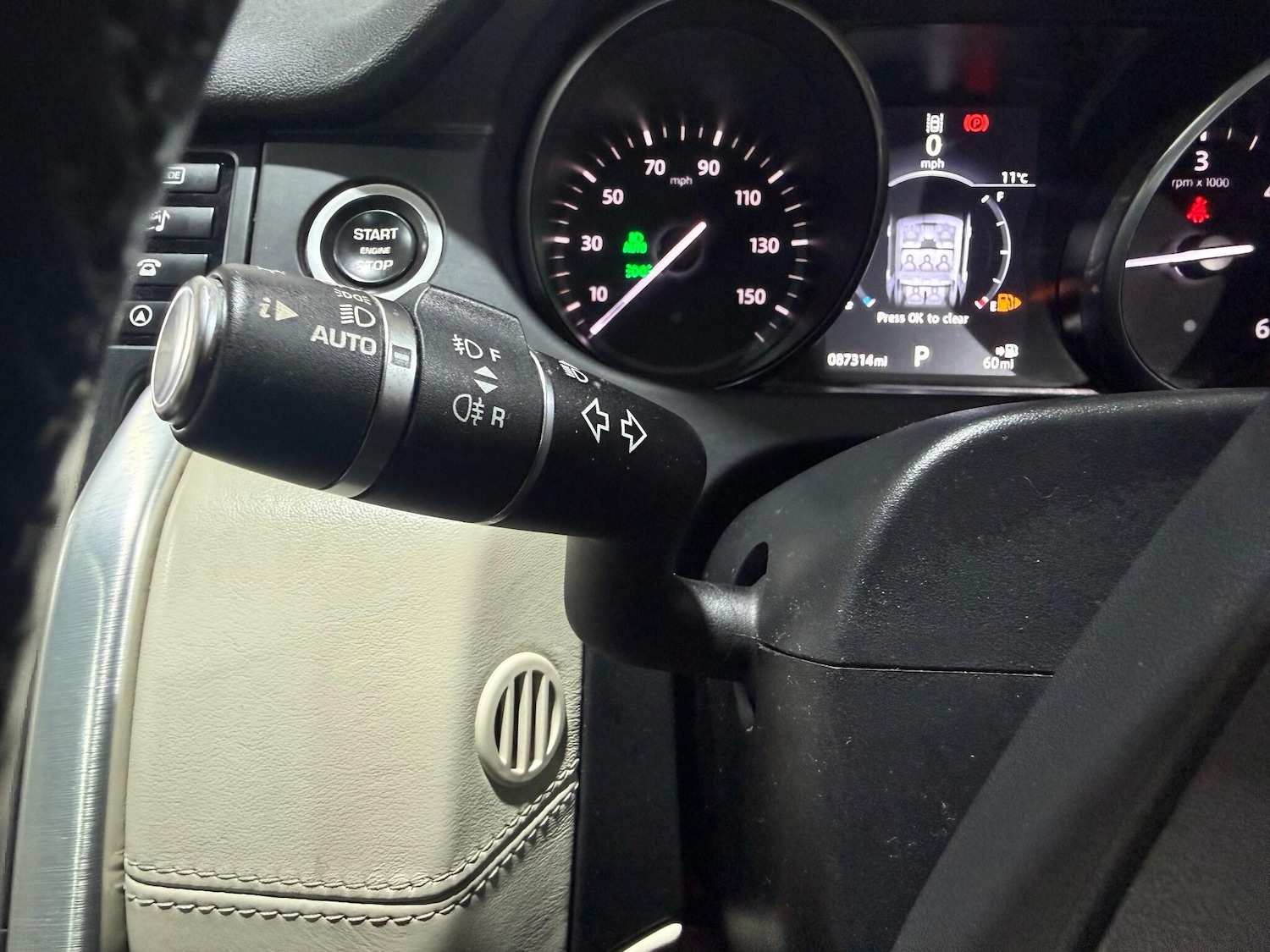 Used Land Rover Discovery Sport 2017 for sale - 76865994: Photo 25