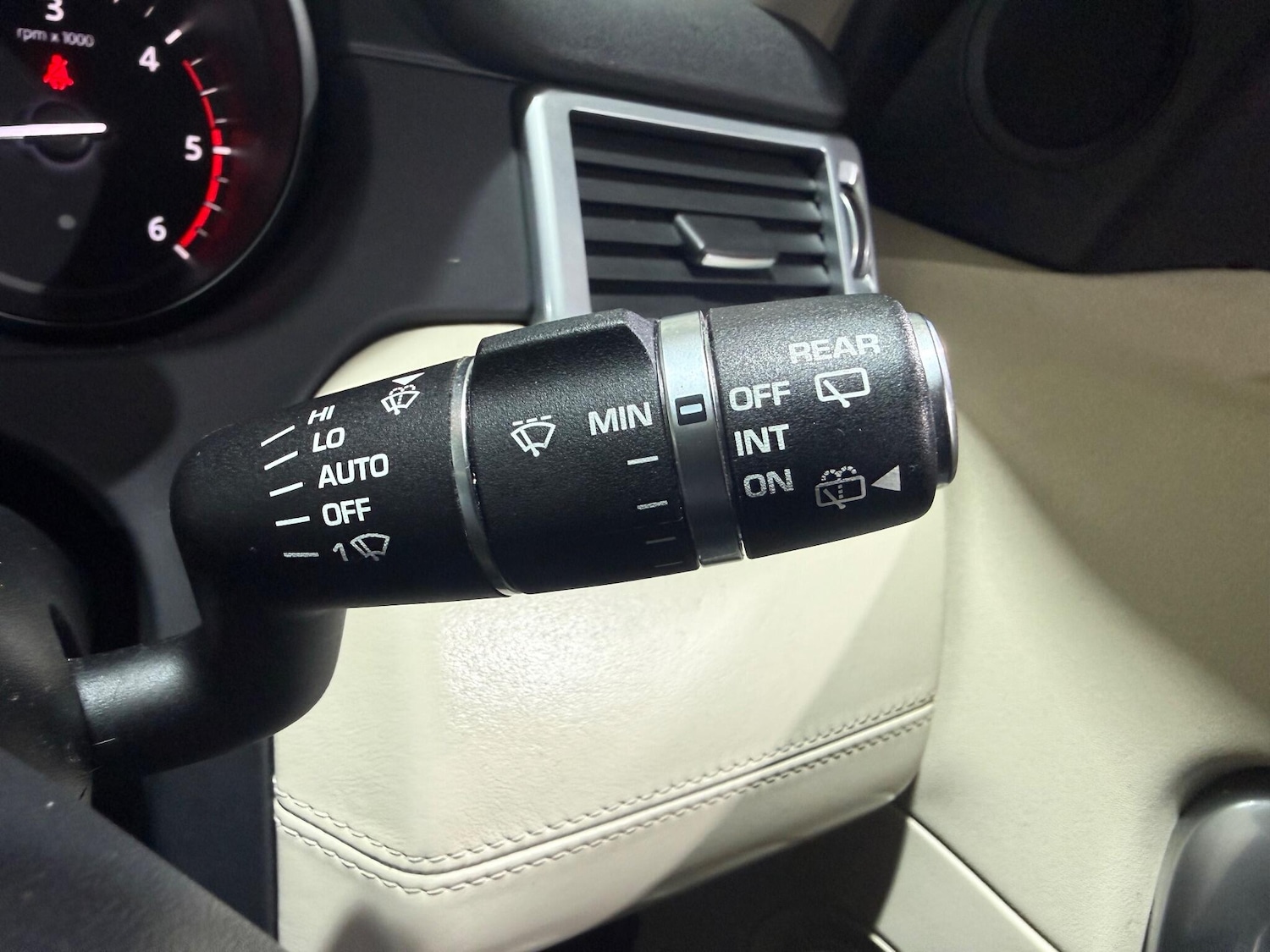 Used Land Rover Discovery Sport 2017 for sale - 76865994: Photo 28