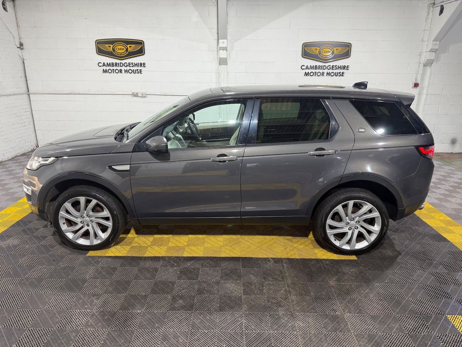 Used Land Rover Discovery Sport 2017 for sale - 76865994: Photo 36