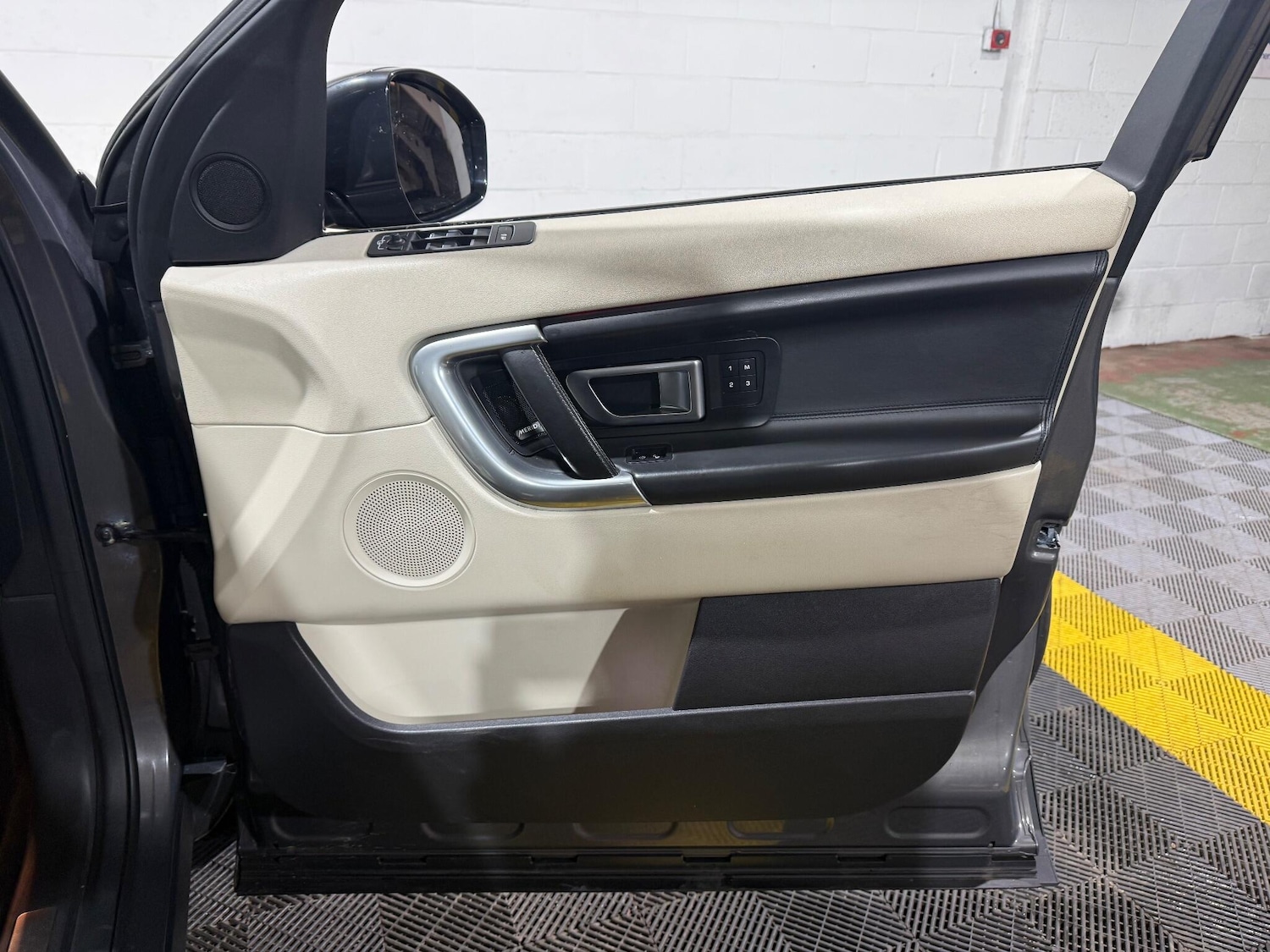 Used Land Rover Discovery Sport 2017 for sale - 76865994: Photo 37