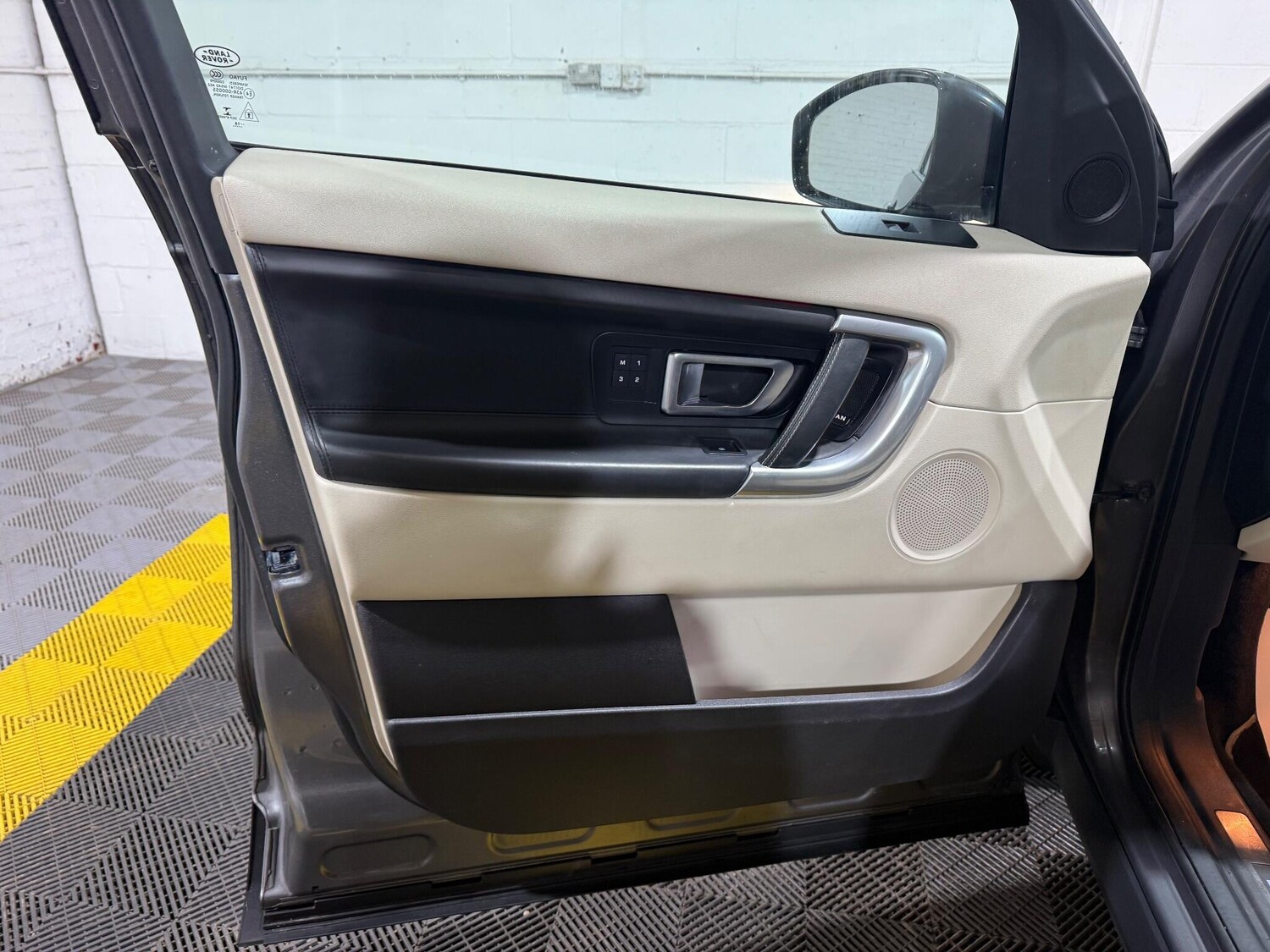 Used Land Rover Discovery Sport 2017 for sale - 76865994: Photo 63