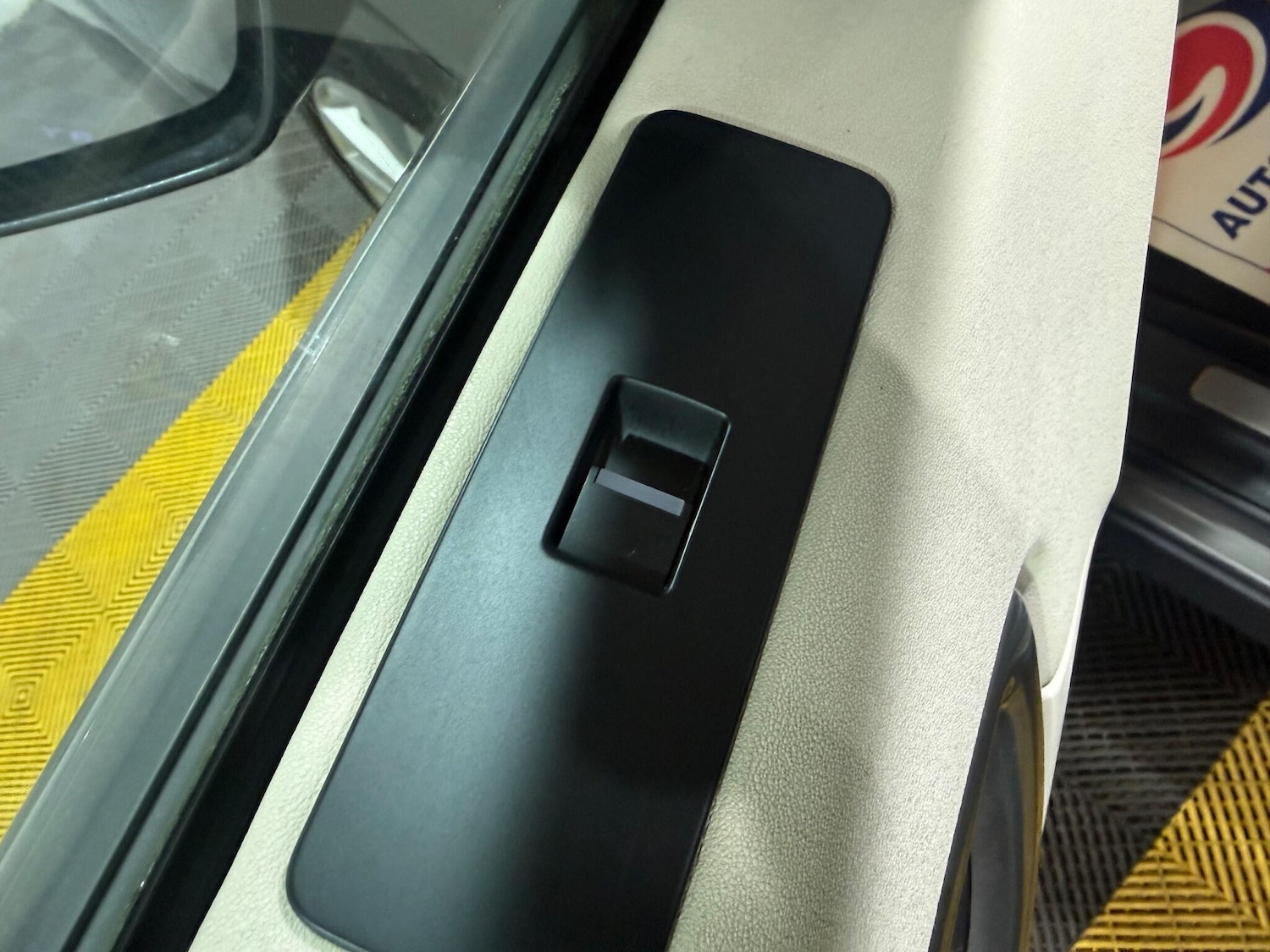 Used Land Rover Discovery Sport 2017 for sale - 76865994: Photo 64