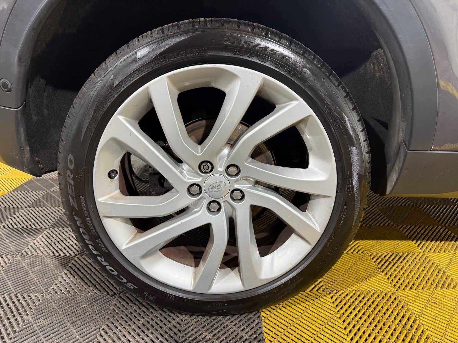 Used Land Rover Discovery Sport 2017 for sale - 76865994: Photo 76