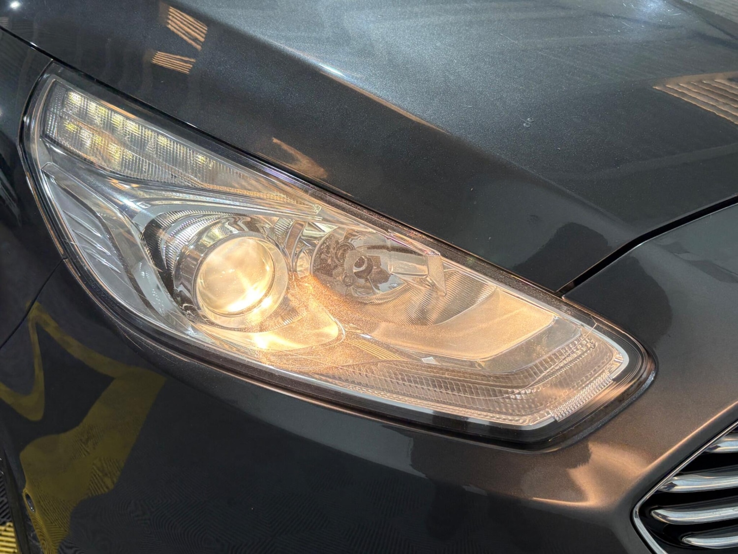 Used Ford Galaxy 2017 for sale - 76608139: Photo 34